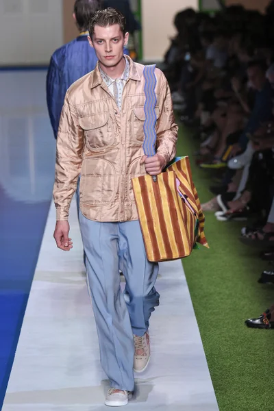 Look 36